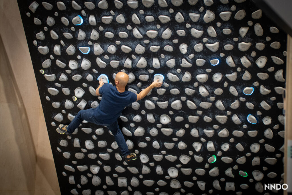 Kilter Board Climb Up Istres - ambiance Kilter Contest

